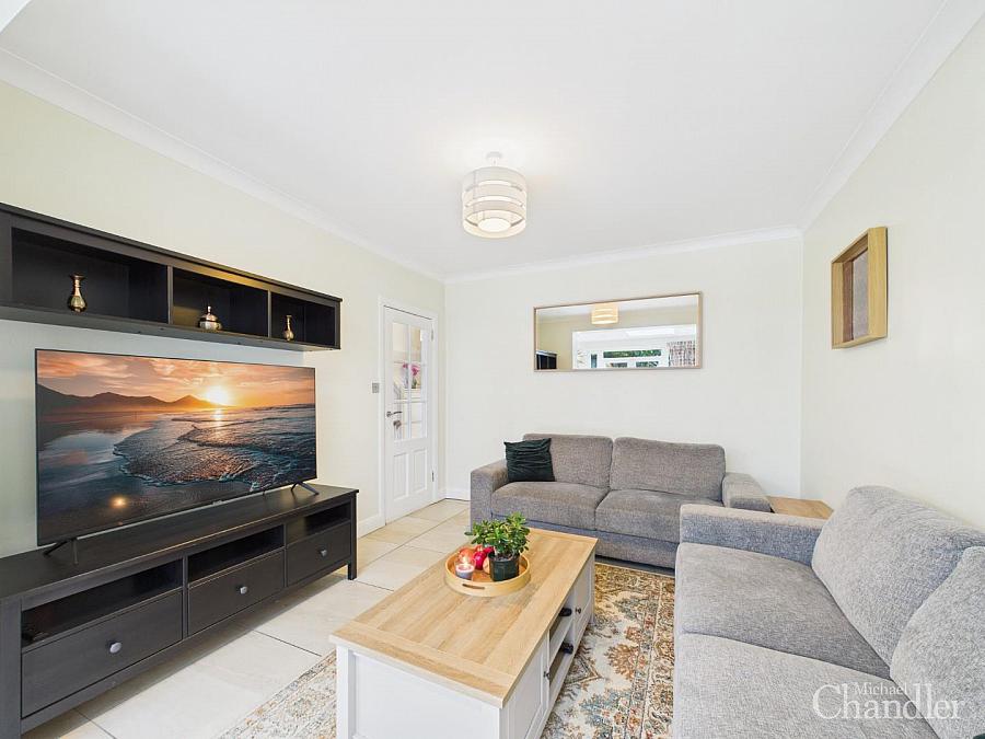 3 Glendale Avenue North