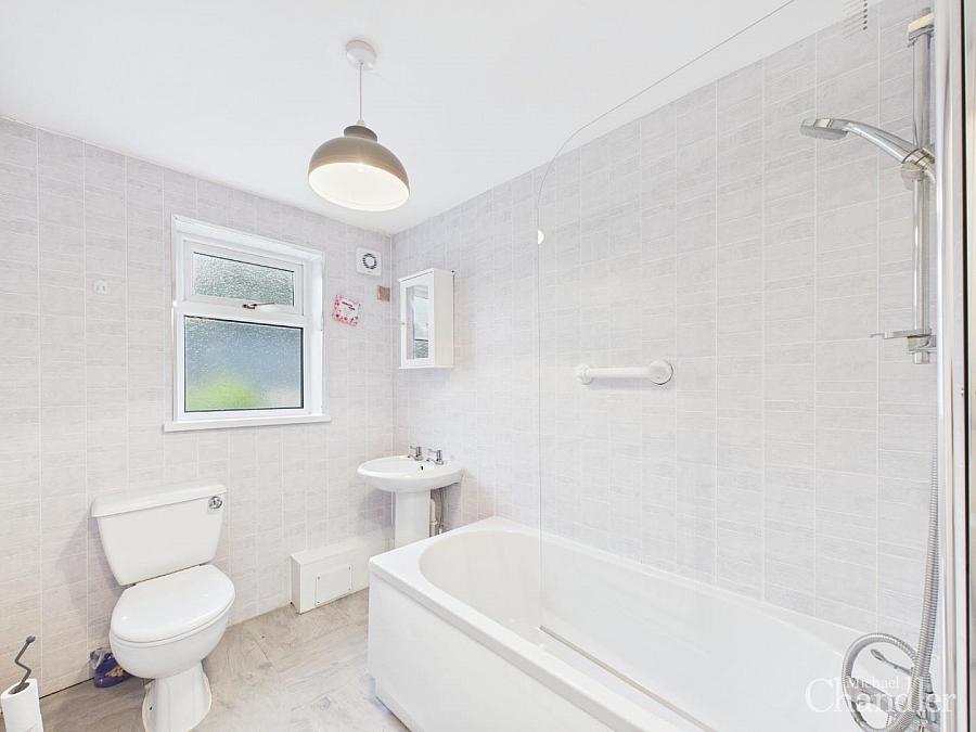 15 Glenside Parade