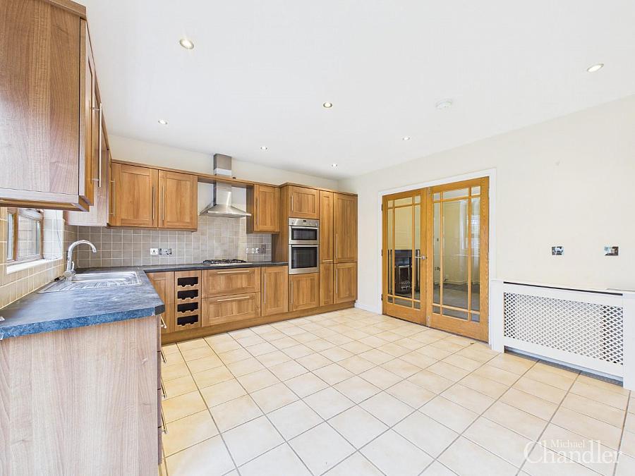 27 Brooke Hall Avenue
