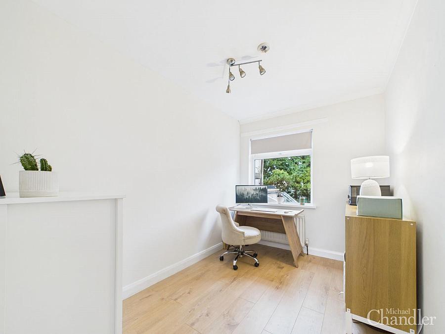 8 Frankhill Park