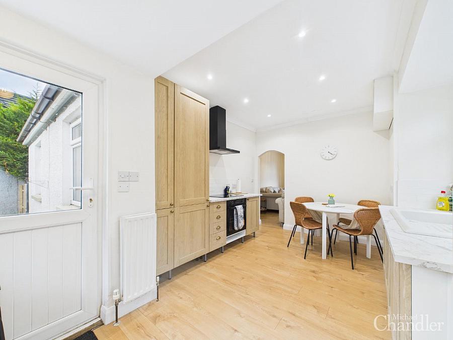 8 Frankhill Park