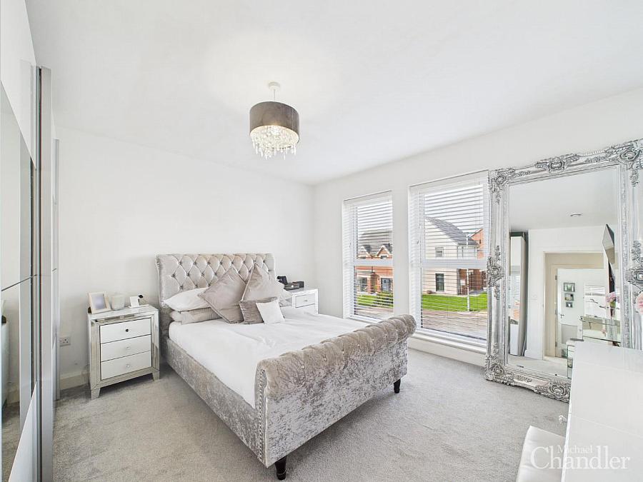 26 Baronsgrange Park