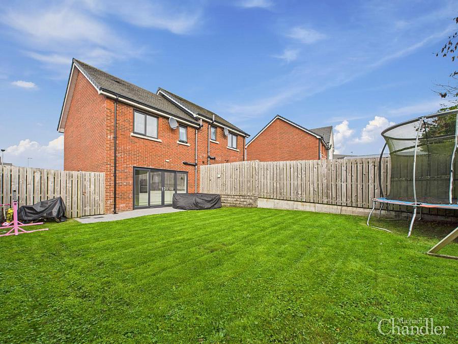 26 Baronsgrange Park