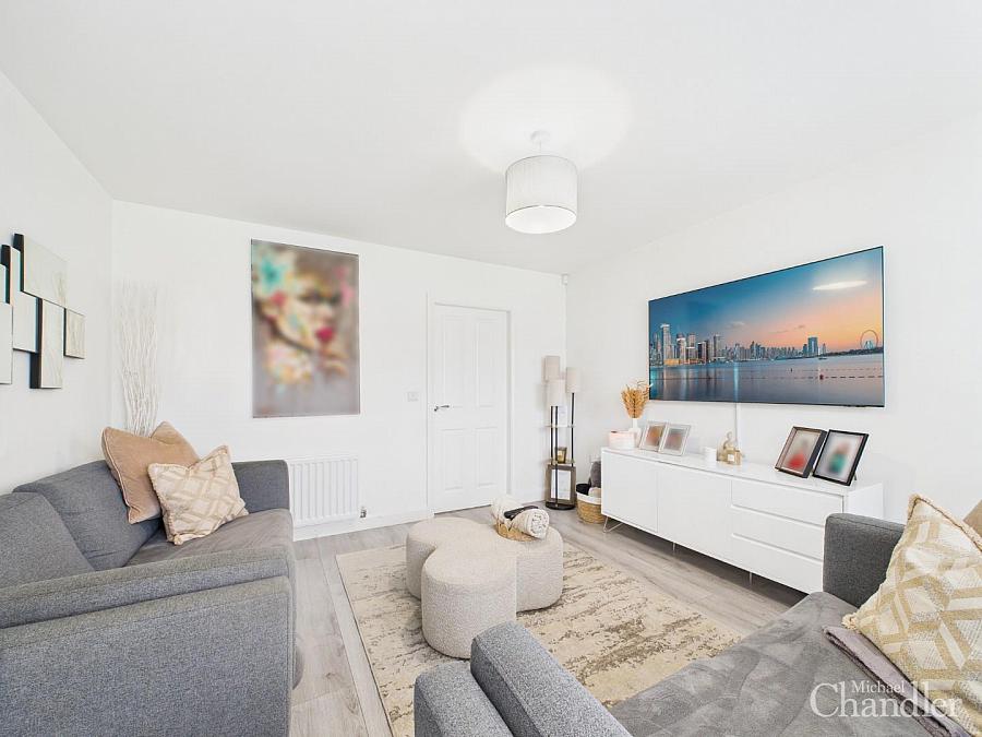 26 Baronsgrange Park