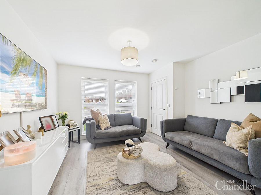 26 Baronsgrange Park