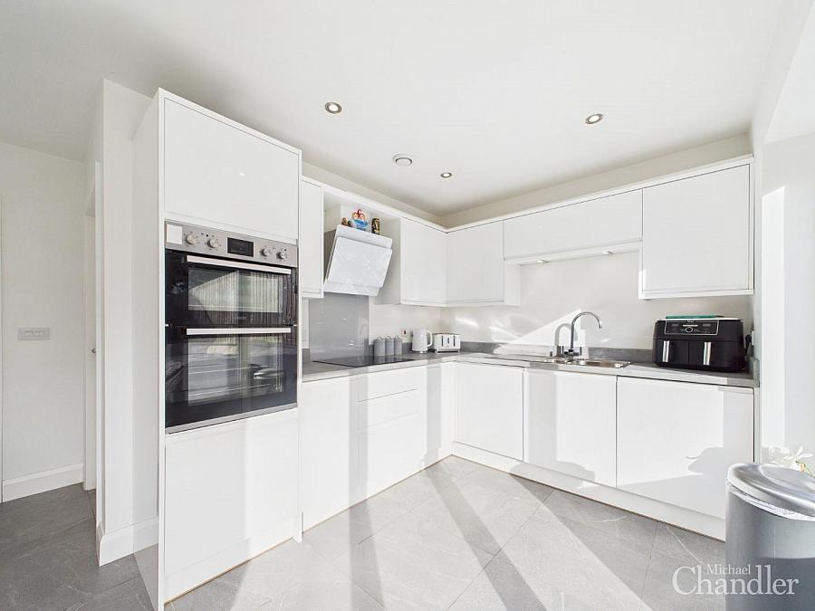 26 Baronsgrange Park