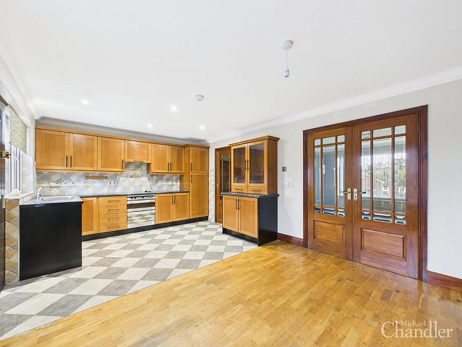 14 Shrewsbury Heights