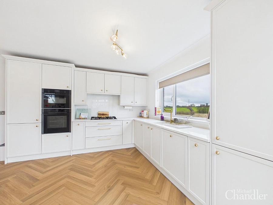 53 Ballylenaghan Avenue