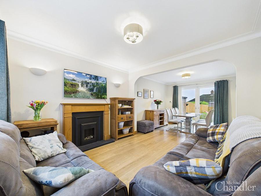 15 Glenholm Crescent