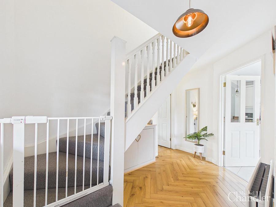 4 Windermere Crescent