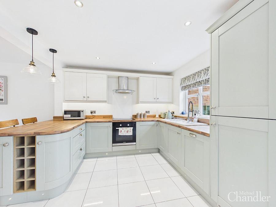 4 Windermere Crescent