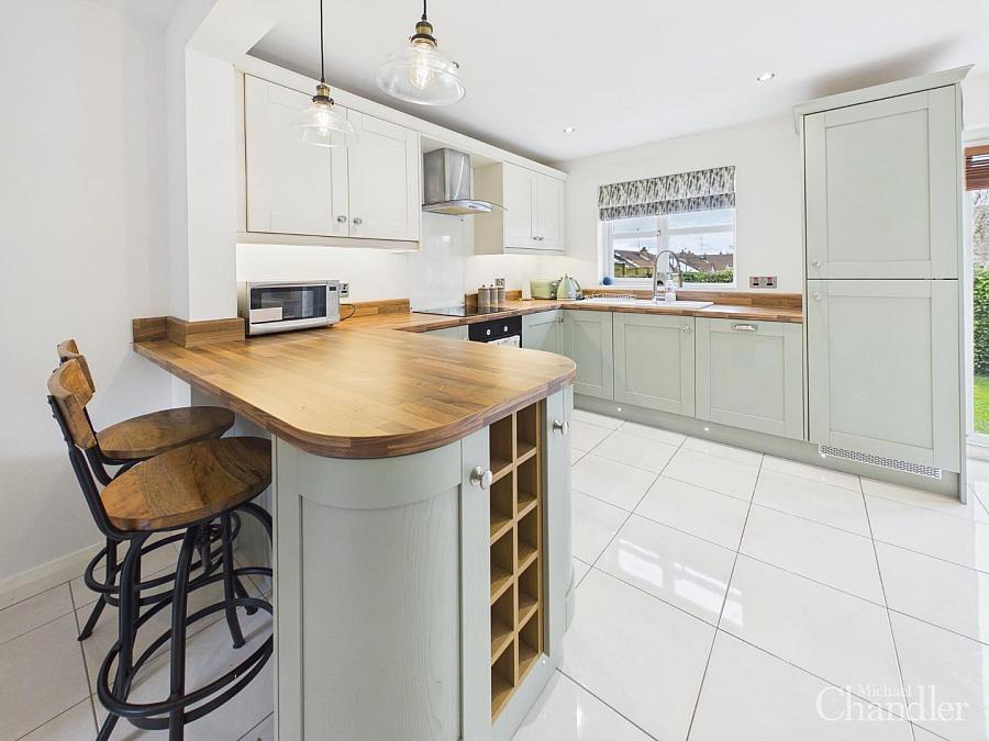 4 Windermere Crescent