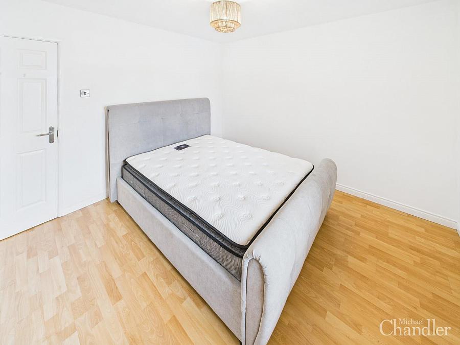 Apt, 6 Notting Hill Manor