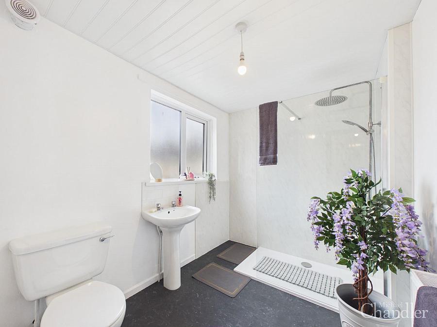 21 Parkgate Crescent
