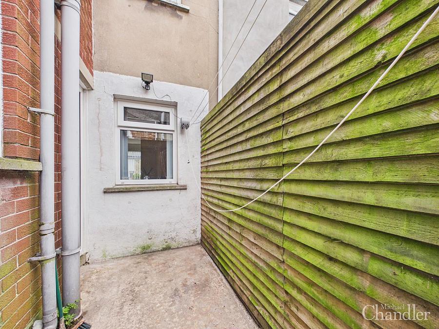 21 Parkgate Crescent