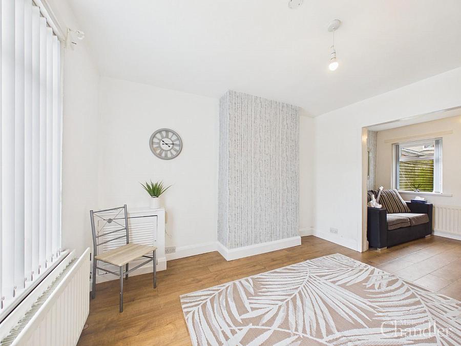 21 Parkgate Crescent