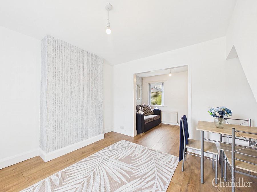 21 Parkgate Crescent