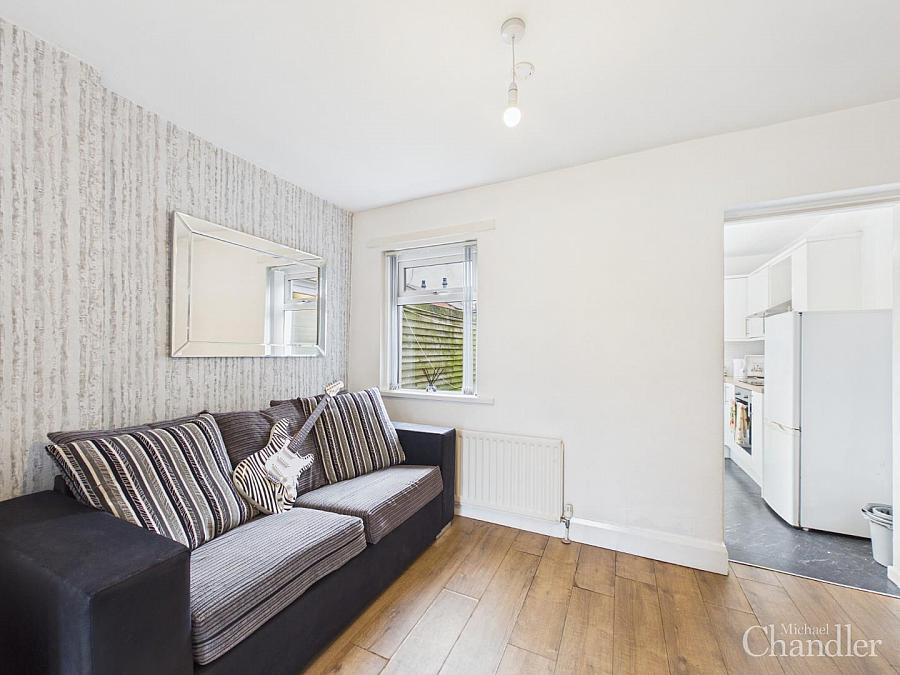21 Parkgate Crescent