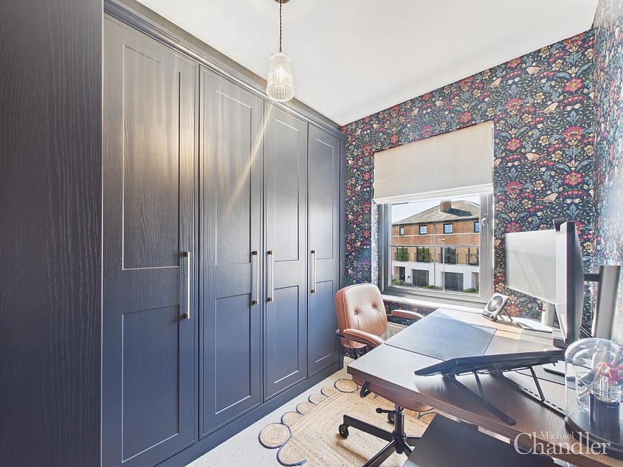 17 Ballantine Lane
