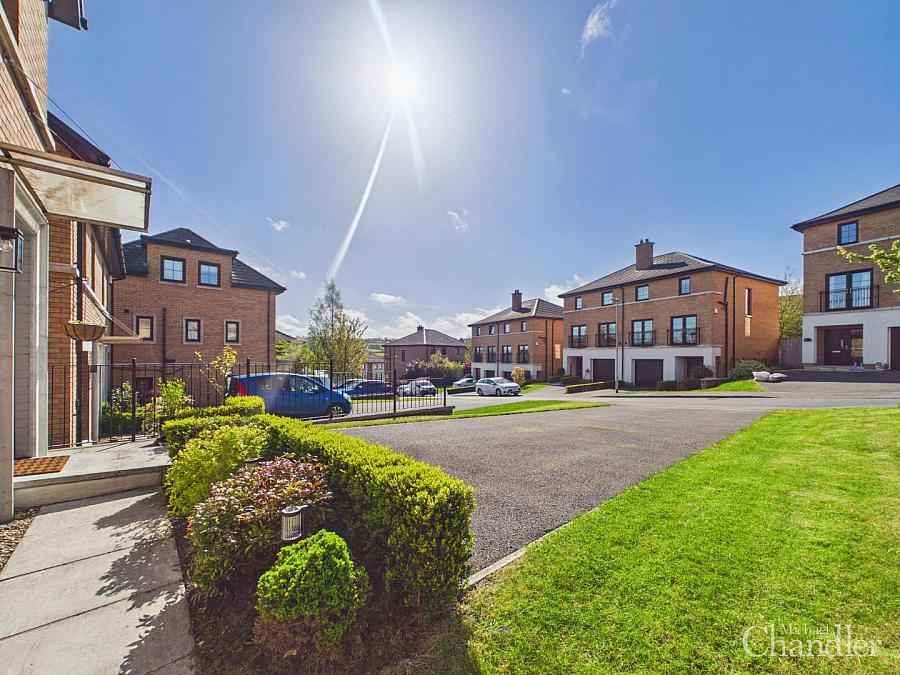 17 Ballantine Lane