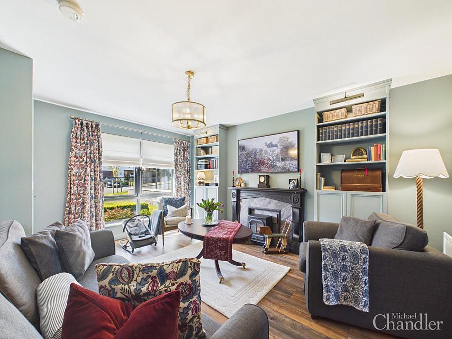 17 Ballantine Lane