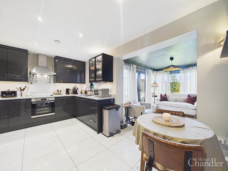 17 Ballantine Lane