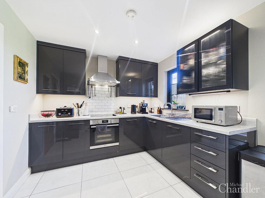 17 Ballantine Lane