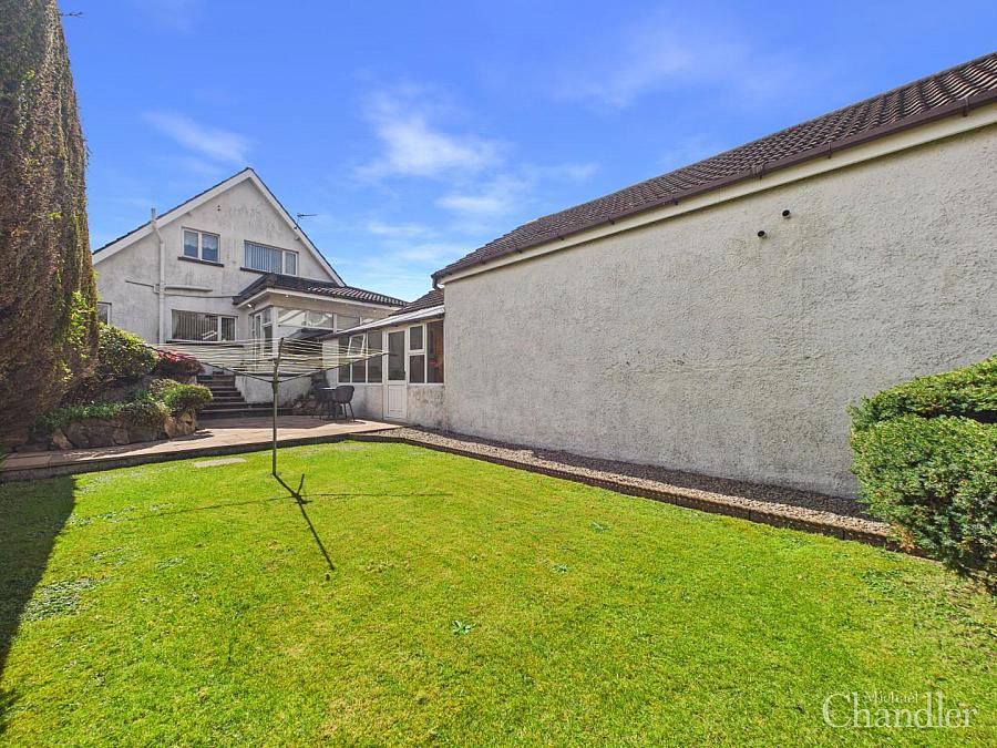 31 Hillsborough Road