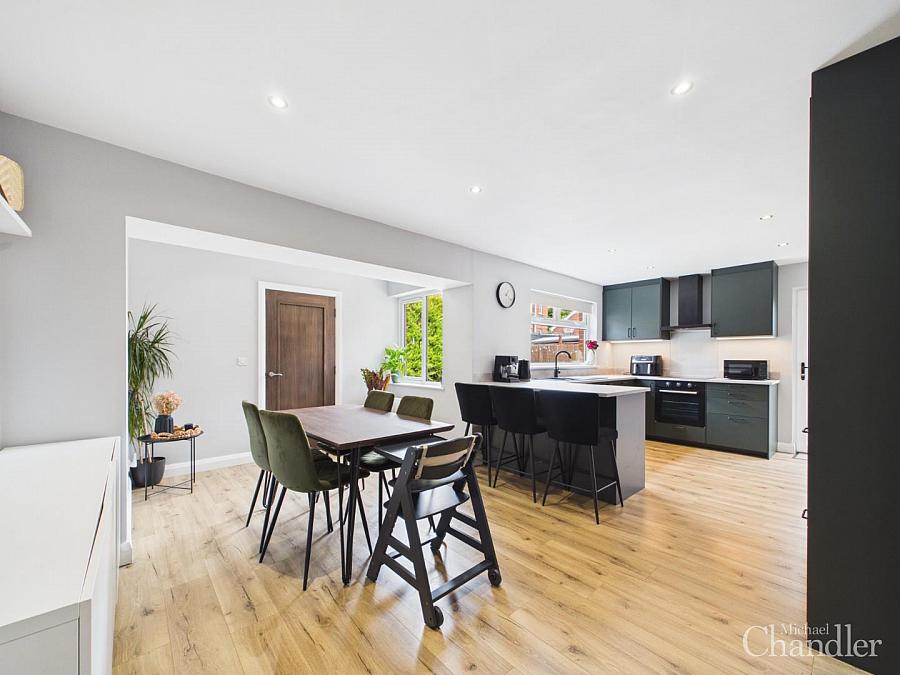 56 Alveston Park