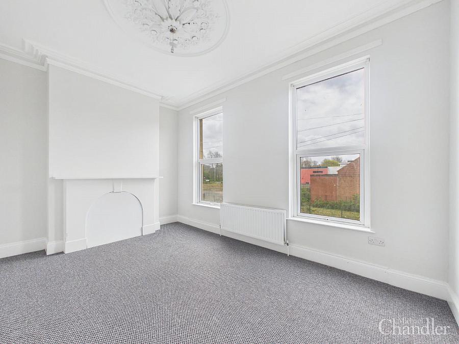 21 Agincourt Avenue