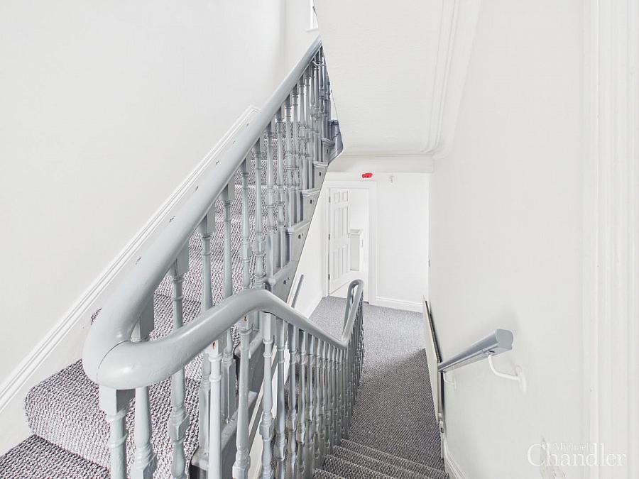 21 Agincourt Avenue