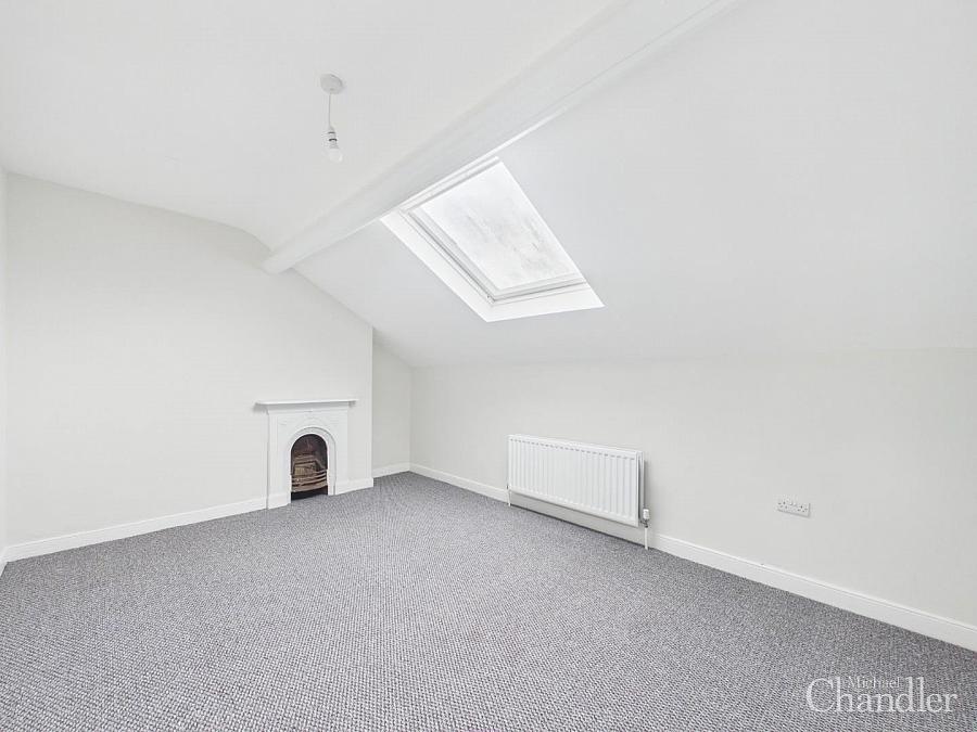 21 Agincourt Avenue