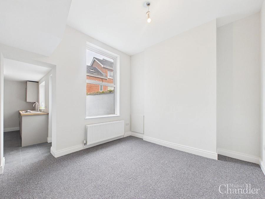 21 Agincourt Avenue