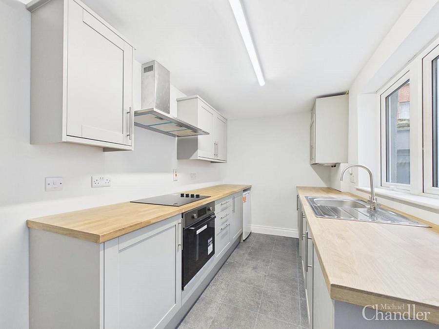 21 Agincourt Avenue