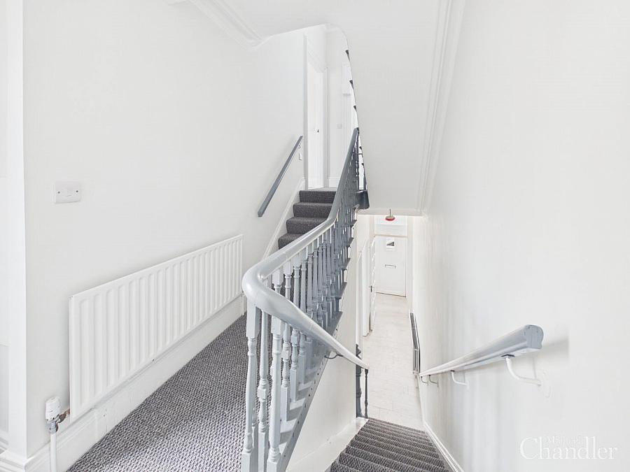 21 Agincourt Avenue