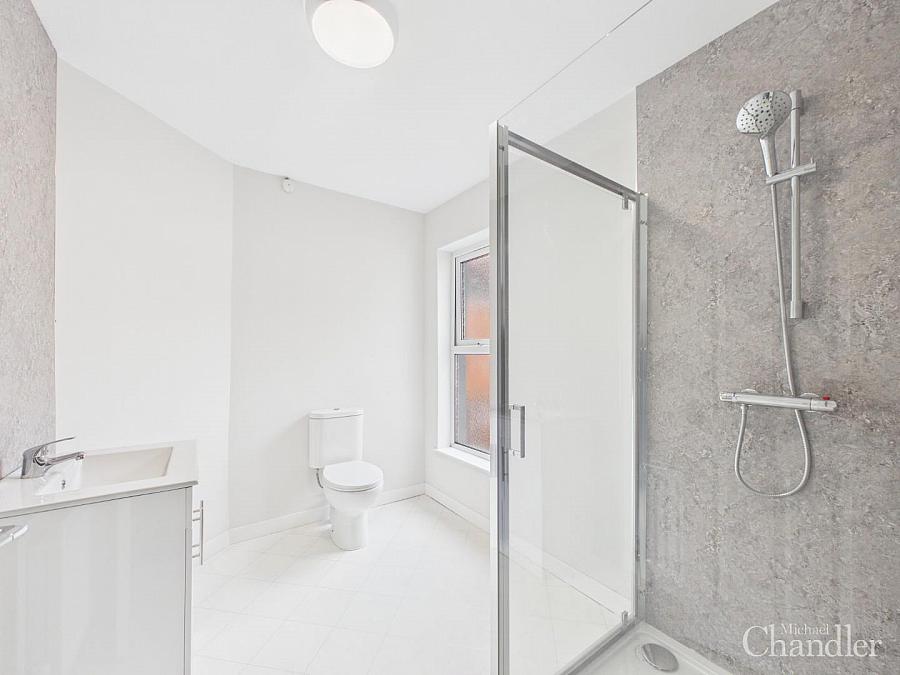 21 Agincourt Avenue