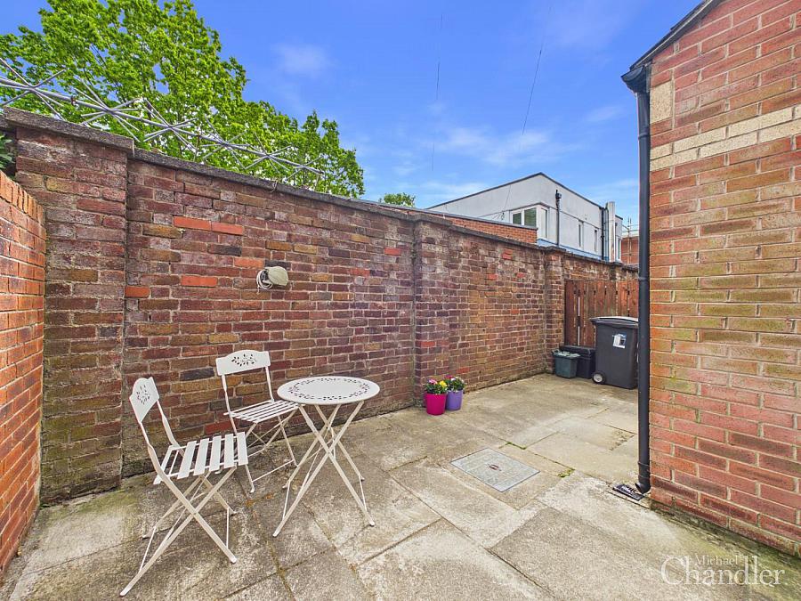 13 Parkmore Street