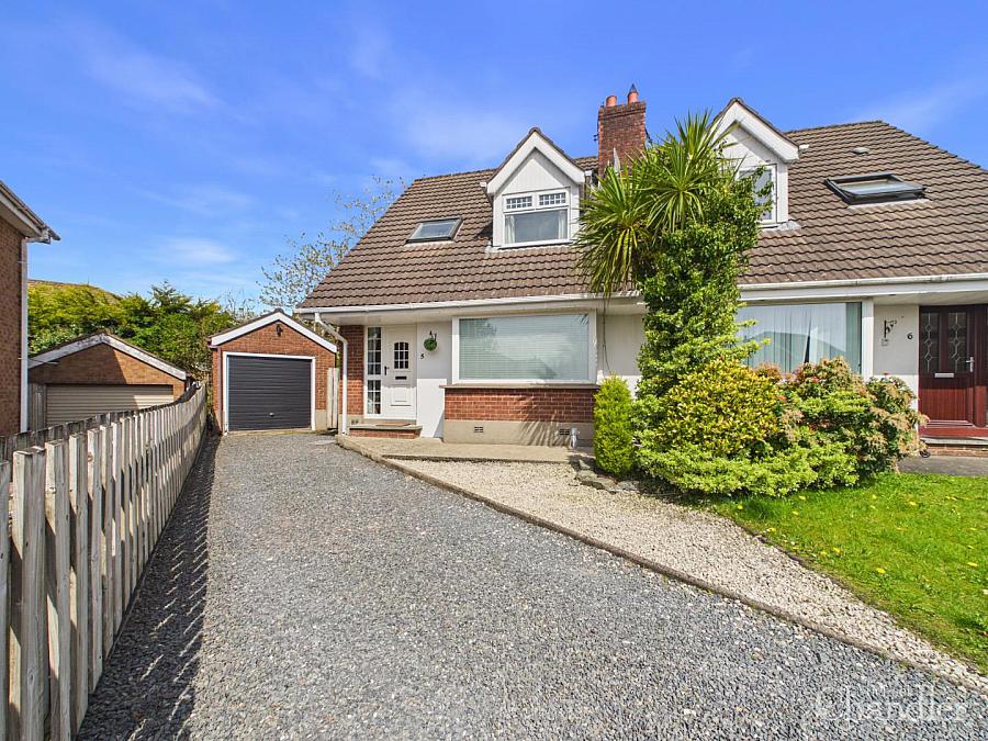 5 Briar Hill Close