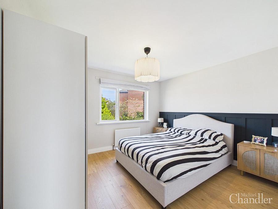 5 Briar Hill Close