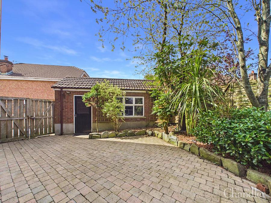5 Briar Hill Close