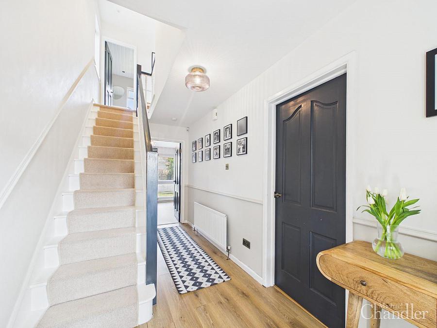 5 Briar Hill Close