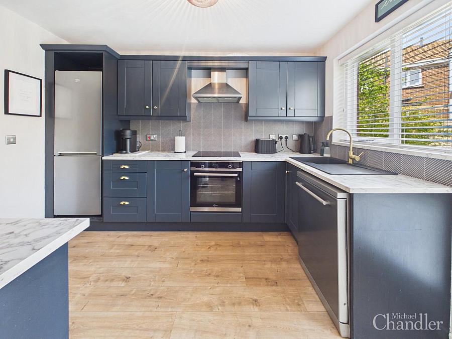 5 Briar Hill Close