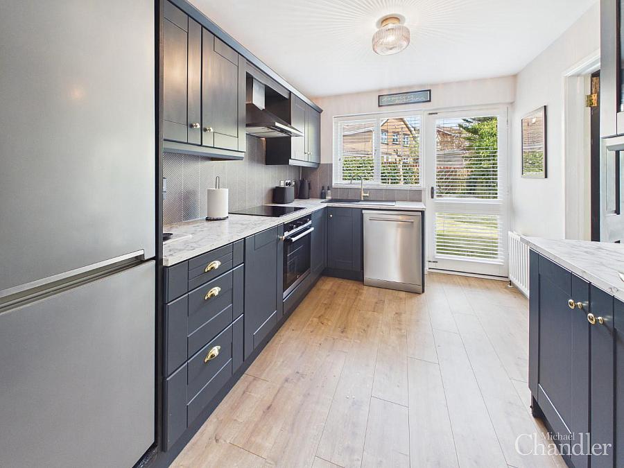5 Briar Hill Close