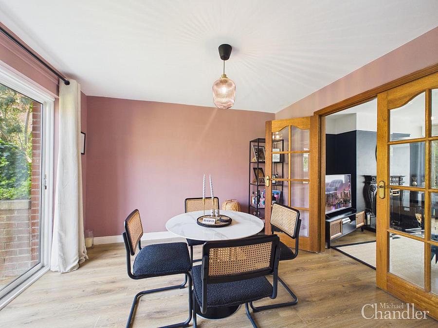 5 Briar Hill Close