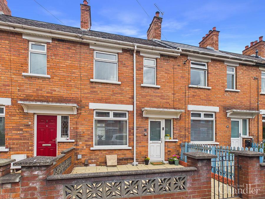 8 Strandburn Park