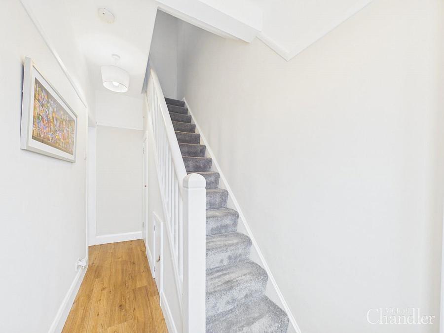 8 Strandburn Park