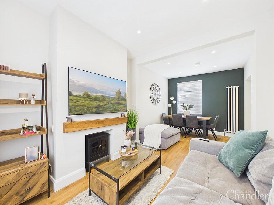 8 Strandburn Park