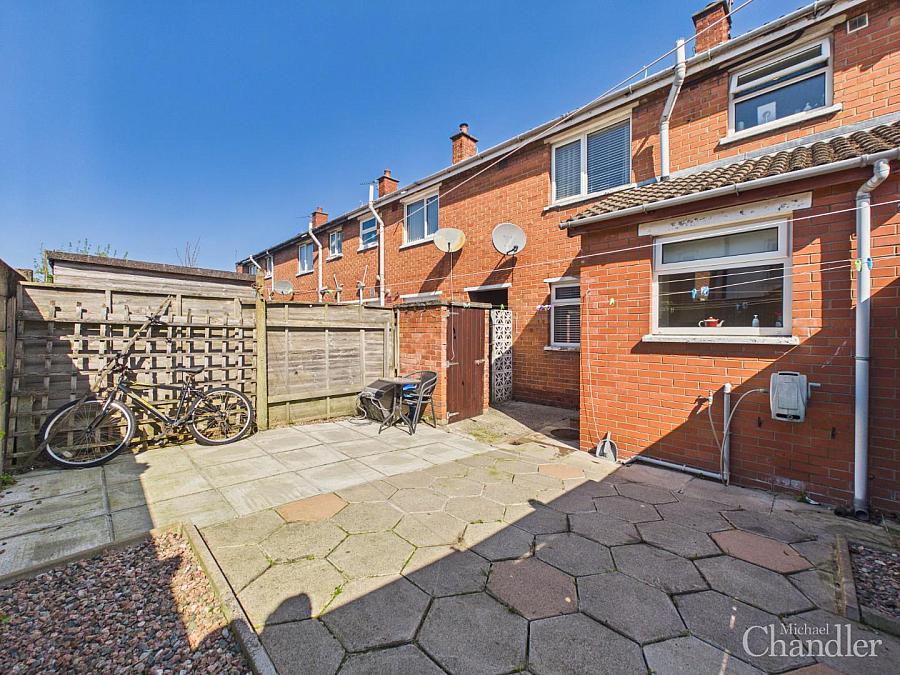4 Lisavon Drive