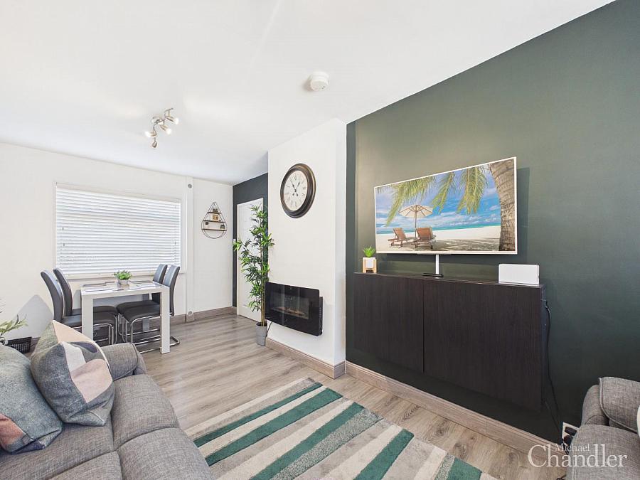4 Lisavon Drive