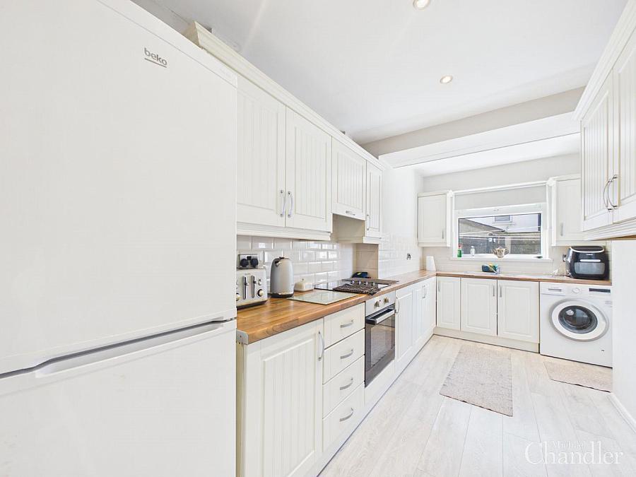 4 Lisavon Drive